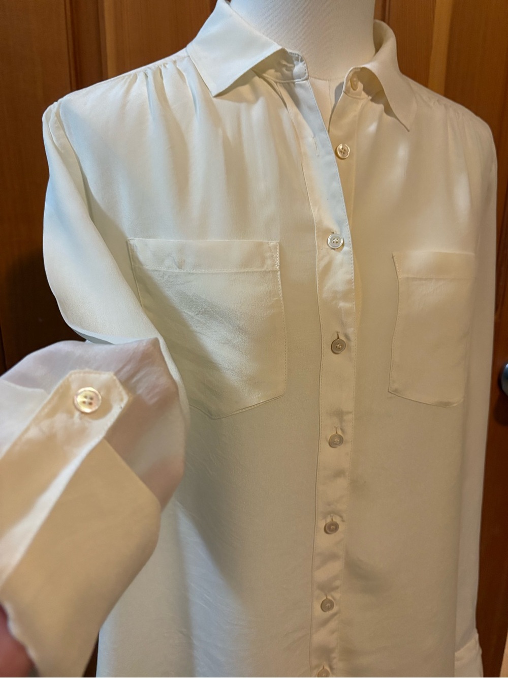 Talbots Cream Silk washable Long-Sleeve Button-Down Shirt w Roll Tabs & Pocket - Picture 4 of 9